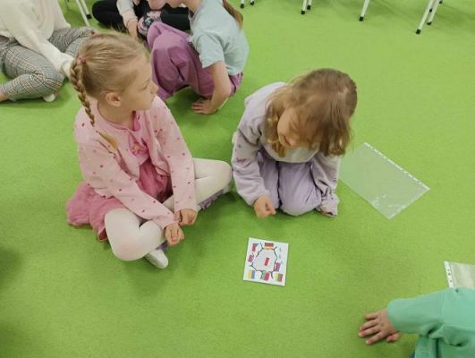 Grafika #5: 29.04.2024 Zajęcia edukacyjne Święta Majowe gr3