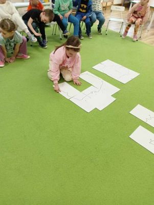 Grafika #6: 29.04.2024 Zajęcia edukacyjne Święta Majowe gr3