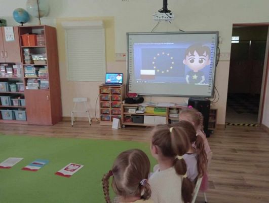 Grafika #10: 29.04.2024 Zajęcia edukacyjne Święta Majowe gr3