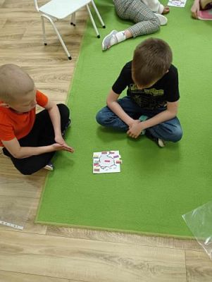 Grafika #12: 29.04.2024 Zajęcia edukacyjne Święta Majowe gr3