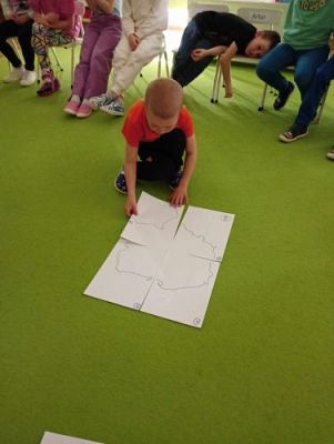 Grafika #15: 29.04.2024 Zajęcia edukacyjne Święta Majowe gr3