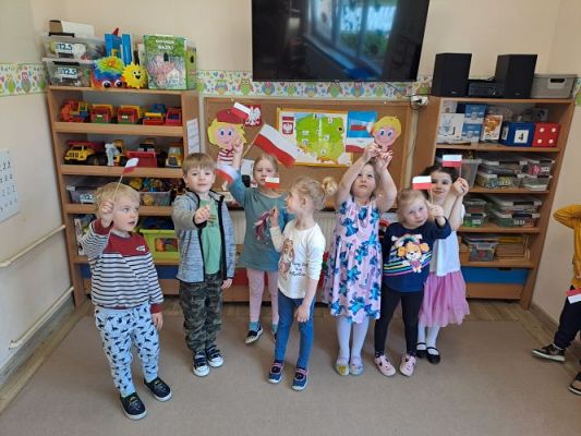 Grafika #1: 29.04.2024 Zajęcia edukacyjne Święta Majowe gr2