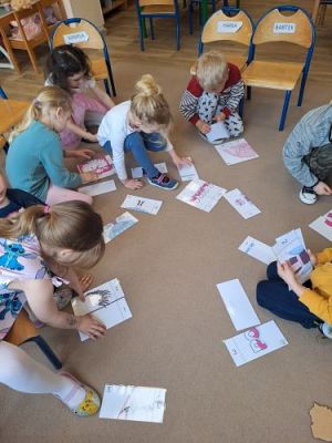 Grafika #3: 29.04.2024 Zajęcia edukacyjne Święta Majowe gr2