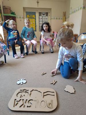 Grafika #10: 29.04.2024 Zajęcia edukacyjne Święta Majowe gr2