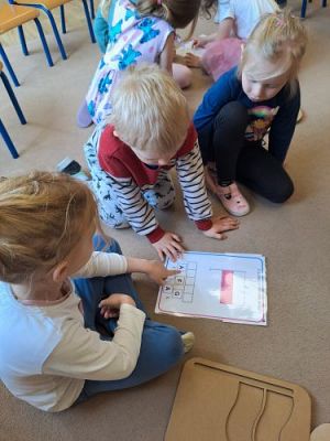 Grafika #21: 29.04.2024 Zajęcia edukacyjne Święta Majowe gr2