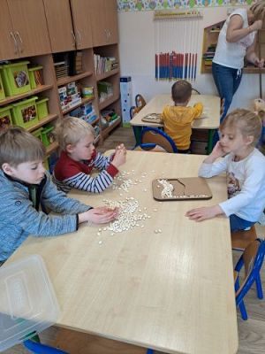 Grafika #29: 29.04.2024 Zajęcia edukacyjne Święta Majowe gr2