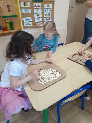 Grafika #30: 29.04.2024 Zajęcia edukacyjne Święta Majowe gr2