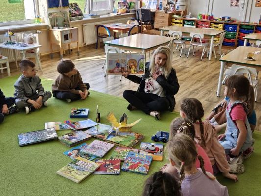 Grafika #6: 24.04.2024 Dzień Książki - spotkanie edukacyjno-czytelnicze z Panią Alicją Kisielewską