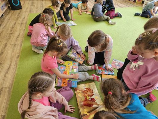 Grafika #10: 24.04.2024 Dzień Książki - spotkanie edukacyjno-czytelnicze z Panią Alicją Kisielewską