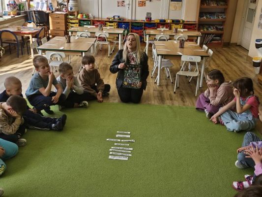 Grafika #17: 24.04.2024 Dzień Książki - spotkanie edukacyjno-czytelnicze z Panią Alicją Kisielewską
