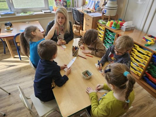 Grafika #20: 24.04.2024 Dzień Książki - spotkanie edukacyjno-czytelnicze z Panią Alicją Kisielewską