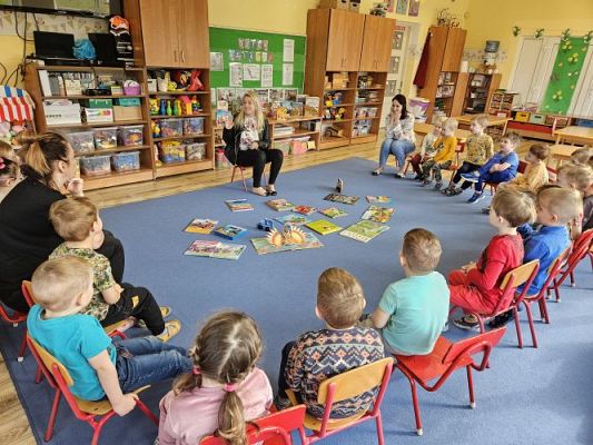 Grafika #32: 24.04.2024 Dzień Książki - spotkanie edukacyjno-czytelnicze z Panią Alicją Kisielewską