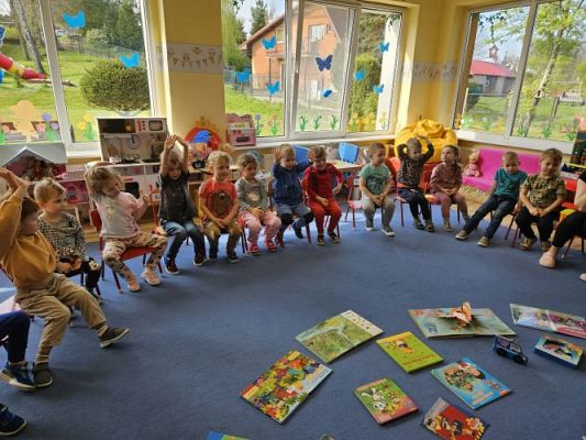 Grafika #35: 24.04.2024 Dzień Książki - spotkanie edukacyjno-czytelnicze z Panią Alicją Kisielewską