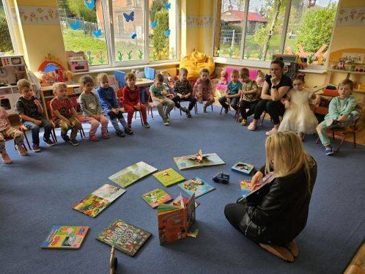 Grafika #39: 24.04.2024 Dzień Książki - spotkanie edukacyjno-czytelnicze z Panią Alicją Kisielewską