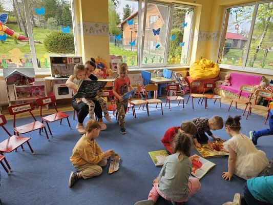 Grafika #41: 24.04.2024 Dzień Książki - spotkanie edukacyjno-czytelnicze z Panią Alicją Kisielewską