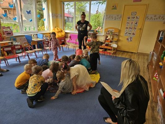 Grafika #55: 24.04.2024 Dzień Książki - spotkanie edukacyjno-czytelnicze z Panią Alicją Kisielewską