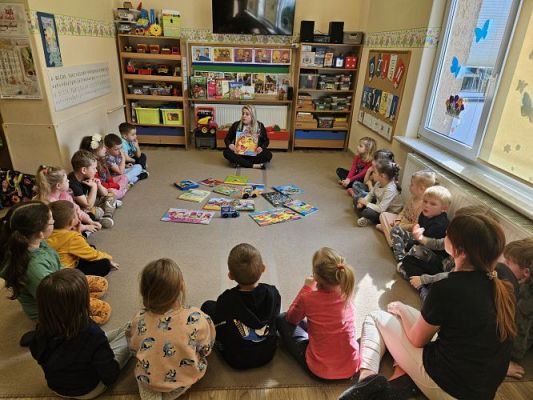 Grafika #65: 24.04.2024 Dzień Książki - spotkanie edukacyjno-czytelnicze z Panią Alicją Kisielewską