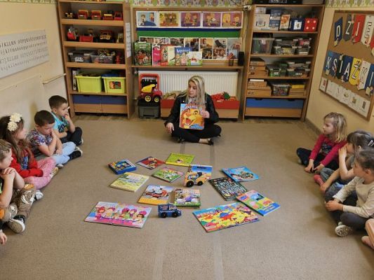 Grafika #66: 24.04.2024 Dzień Książki - spotkanie edukacyjno-czytelnicze z Panią Alicją Kisielewską