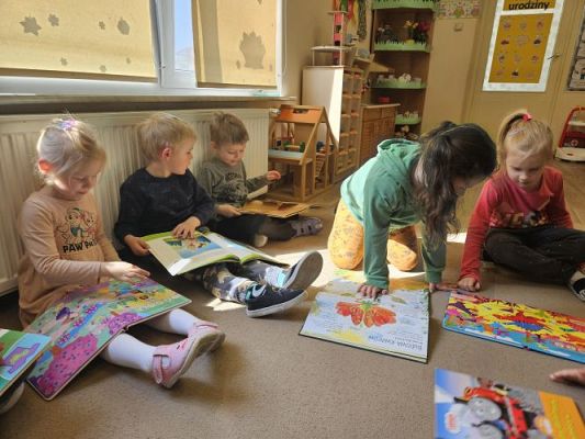 Grafika #75: 24.04.2024 Dzień Książki - spotkanie edukacyjno-czytelnicze z Panią Alicją Kisielewską