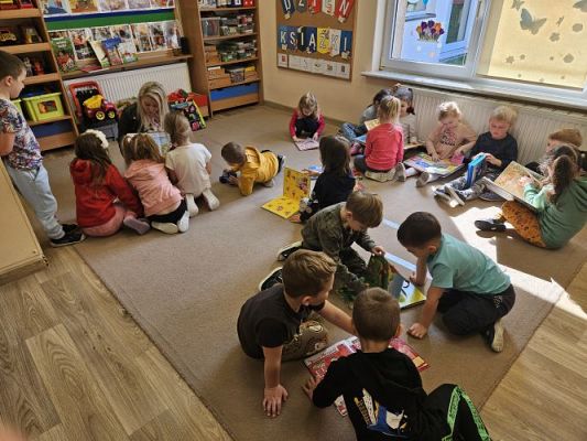 Grafika #79: 24.04.2024 Dzień Książki - spotkanie edukacyjno-czytelnicze z Panią Alicją Kisielewską