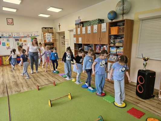 Grafika #45: 22.04.2024 Niebieskie Igrzyska