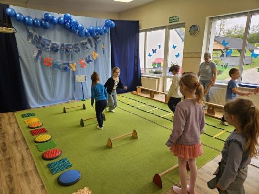 Grafika #49: 22.04.2024 Niebieskie Igrzyska