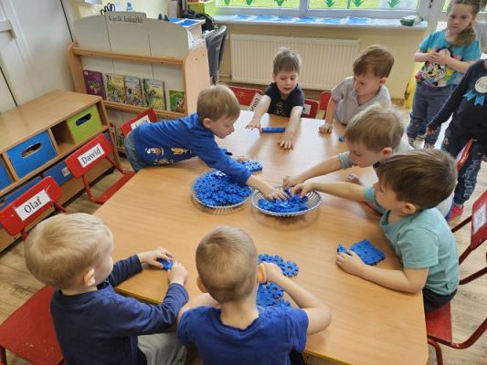 Grafika #51: 22.04.2024 Niebieskie Igrzyska