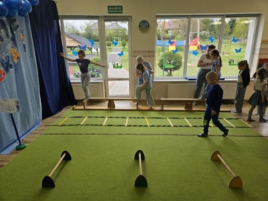 Grafika #54: 22.04.2024 Niebieskie Igrzyska