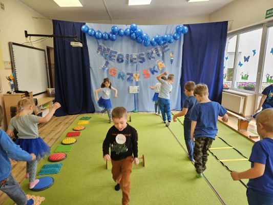 Grafika #78: 22.04.2024 Niebieskie Igrzyska