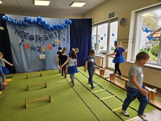 Grafika #79: 22.04.2024 Niebieskie Igrzyska