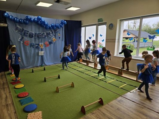 Grafika #91: 22.04.2024 Niebieskie Igrzyska