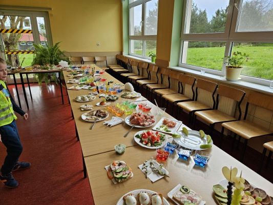 Grafika #0: 19.04.2024 Dzień Ziemi i Dzień Odnawialnych źródeł energii w Szkole Podstawowej w Wicku - cz.II