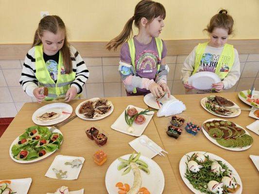 Grafika #2: 19.04.2024 Dzień Ziemi i Dzień Odnawialnych źródeł energii w Szkole Podstawowej w Wicku - cz.II