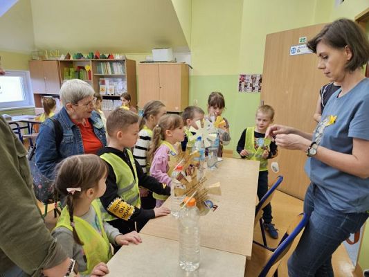 Grafika #14: 19.04.2024 Dzień Ziemi i Dzień Odnawialnych źródeł energii w Szkole Podstawowej w Wicku - cz.II