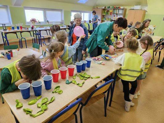 Grafika #16: 19.04.2024 Dzień Ziemi i Dzień Odnawialnych źródeł energii w Szkole Podstawowej w Wicku - cz.II