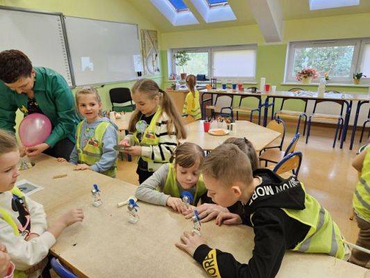 Grafika #19: 19.04.2024 Dzień Ziemi i Dzień Odnawialnych źródeł energii w Szkole Podstawowej w Wicku - cz.II