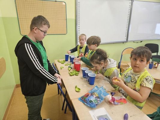 Grafika #21: 19.04.2024 Dzień Ziemi i Dzień Odnawialnych źródeł energii w Szkole Podstawowej w Wicku - cz.II