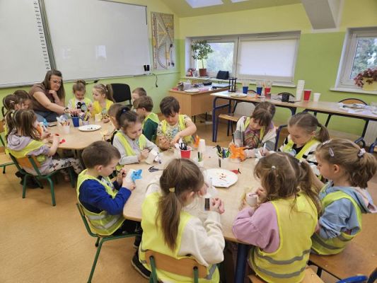 Grafika #42: 19.04.2024 Dzień Ziemi i Dzień Odnawialnych źródeł energii w Szkole Podstawowej w Wicku - cz.II