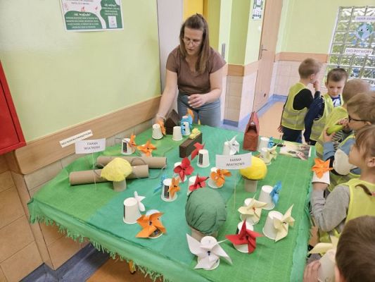 Grafika #50: 19.04.2024 Dzień Ziemi i Dzień Odnawialnych źródeł energii w Szkole Podstawowej w Wicku - cz.II