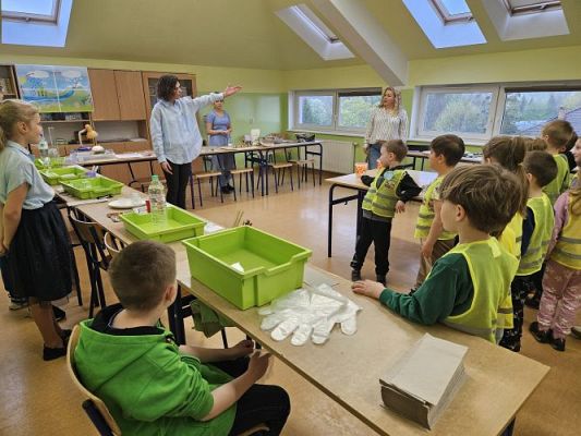 Grafika #51: 19.04.2024 Dzień Ziemi i Dzień Odnawialnych źródeł energii w Szkole Podstawowej w Wicku - cz.II