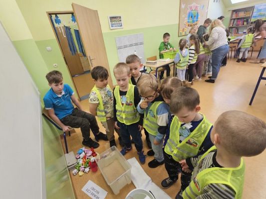 Grafika #54: 19.04.2024 Dzień Ziemi i Dzień Odnawialnych źródeł energii w Szkole Podstawowej w Wicku - cz.II