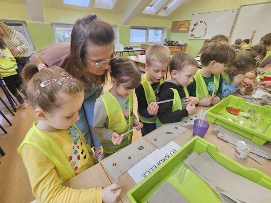 Grafika #62: 19.04.2024 Dzień Ziemi i Dzień Odnawialnych źródeł energii w Szkole Podstawowej w Wicku - cz.II