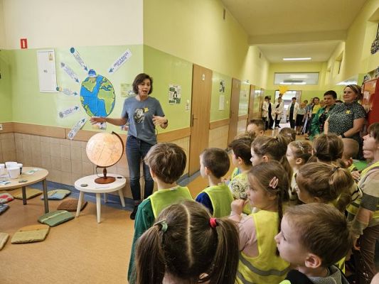 Grafika #4: 19.04.2024 Dzień Ziemi i Dzień Odnawialnych źródeł energii w Szkole Podstawowej w Wicku - cz.I