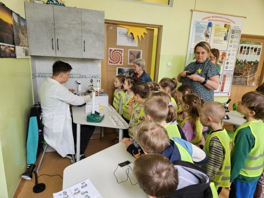 Grafika #8: 19.04.2024 Dzień Ziemi i Dzień Odnawialnych źródeł energii w Szkole Podstawowej w Wicku - cz.I