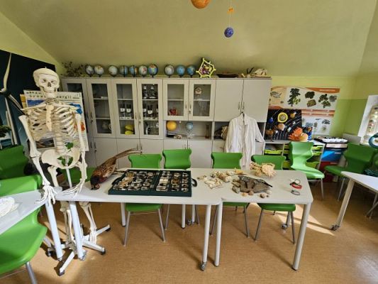 Grafika #12: 19.04.2024 Dzień Ziemi i Dzień Odnawialnych źródeł energii w Szkole Podstawowej w Wicku - cz.I