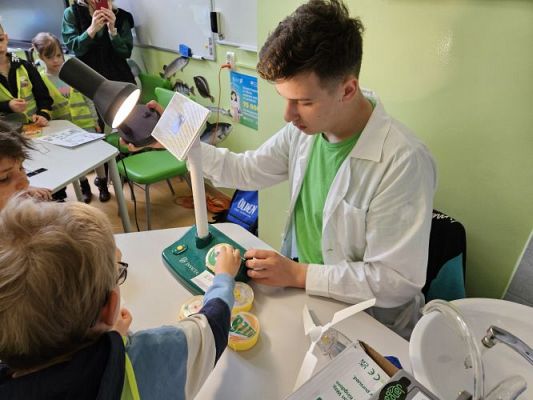 Grafika #17: 19.04.2024 Dzień Ziemi i Dzień Odnawialnych źródeł energii w Szkole Podstawowej w Wicku - cz.I