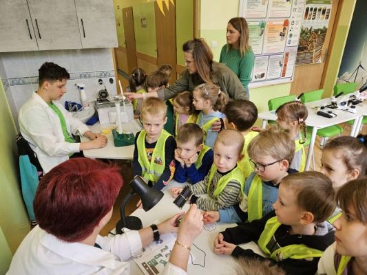 Grafika #19: 19.04.2024 Dzień Ziemi i Dzień Odnawialnych źródeł energii w Szkole Podstawowej w Wicku - cz.I