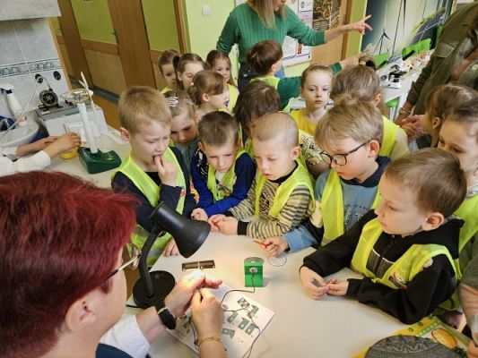 Grafika #20: 19.04.2024 Dzień Ziemi i Dzień Odnawialnych źródeł energii w Szkole Podstawowej w Wicku - cz.I