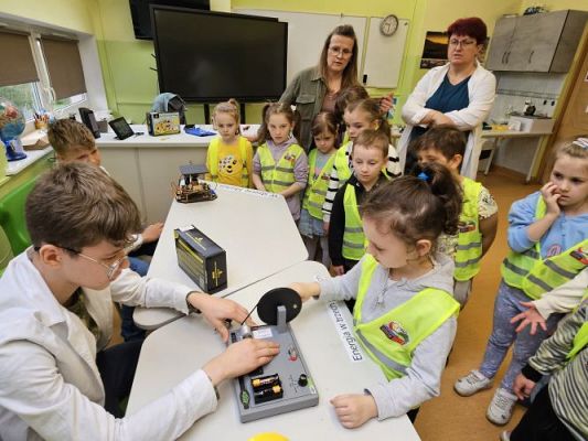 Grafika #34: 19.04.2024 Dzień Ziemi i Dzień Odnawialnych źródeł energii w Szkole Podstawowej w Wicku - cz.I