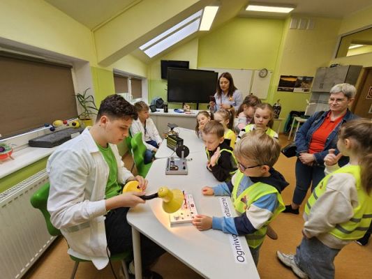 Grafika #41: 19.04.2024 Dzień Ziemi i Dzień Odnawialnych źródeł energii w Szkole Podstawowej w Wicku - cz.I